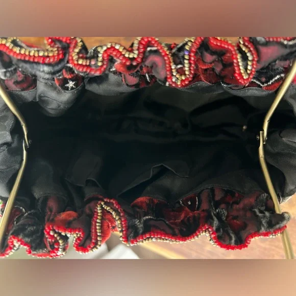 Velvet and beaded purse - Picture 4 of 7